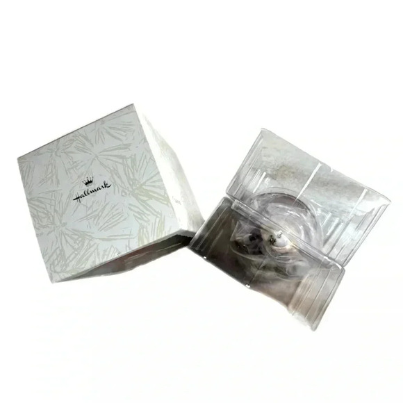 HOLIDAY BARBIE 1996 HALLMARK Ornament Victorian Dress Handcrafted Collector Item - Picture 3 of 13